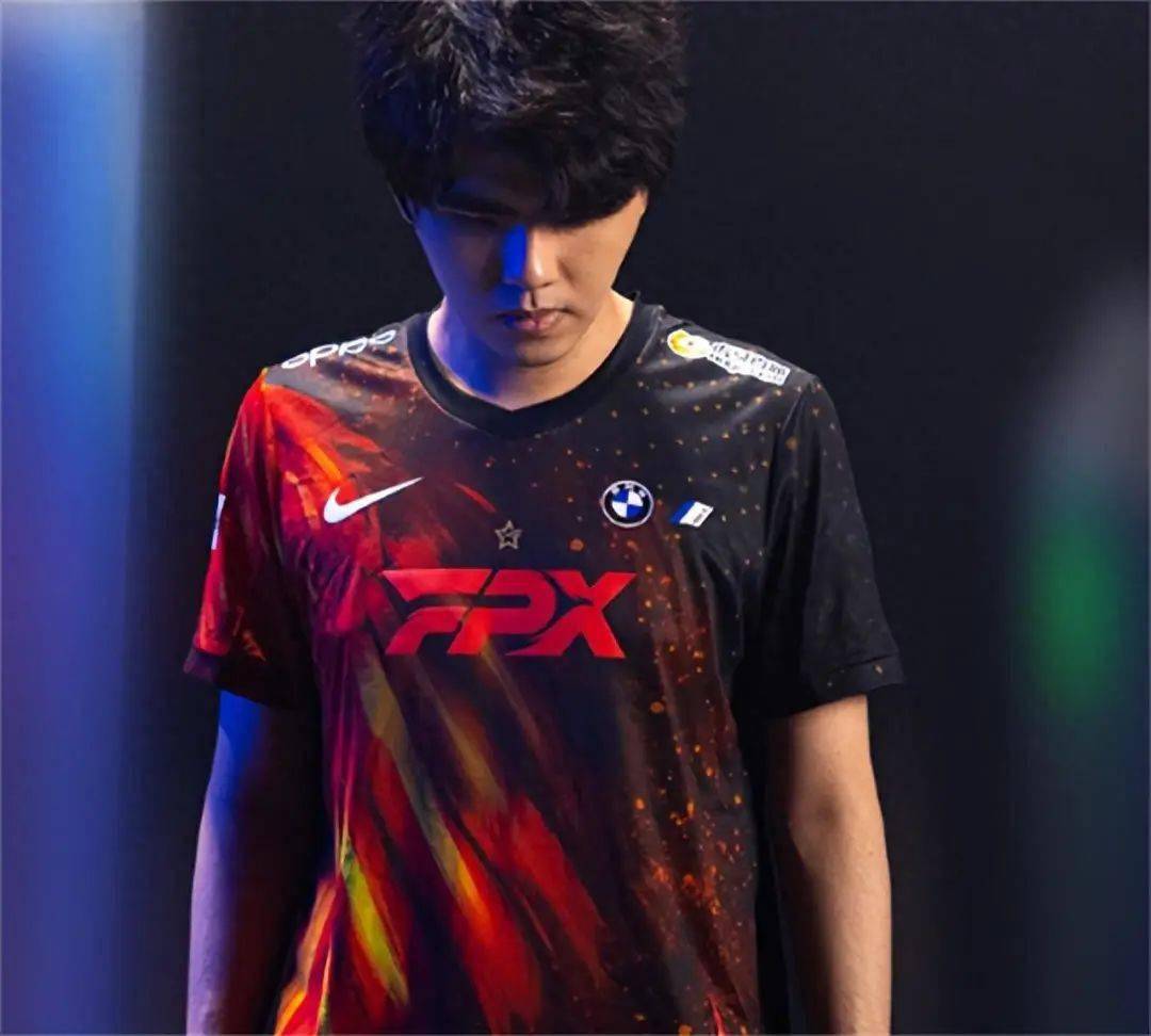 开云体育APP下载-RNG险胜HLE，JackeyLove关键团战开团秒人宿命之战八强赛，留下经典瞬间的简单介绍