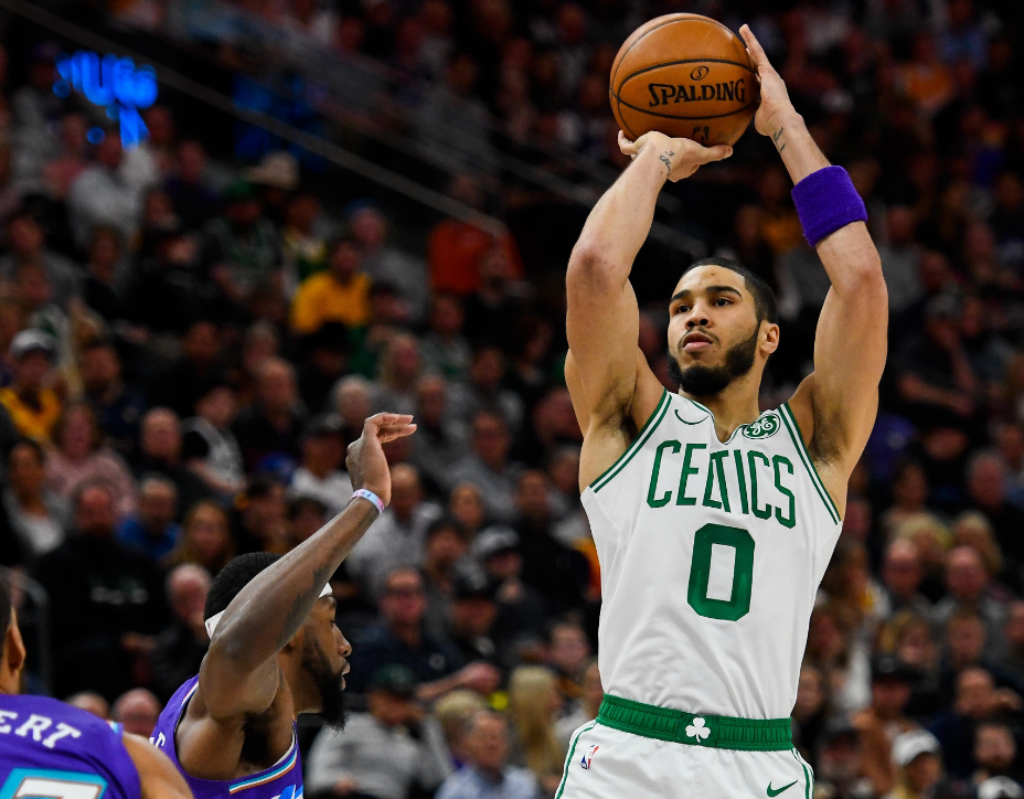 开云APP-圣奥兰纽斯队季后赛表现抢眼，成为黑马