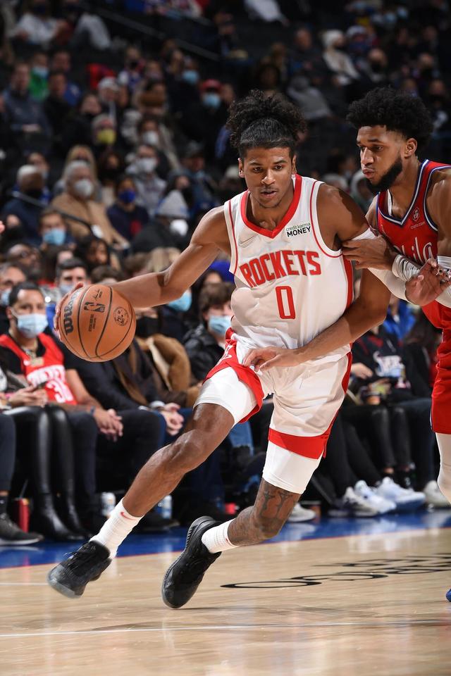 开云体育-火箭外线射手发挥出色，攻防两端全面发力