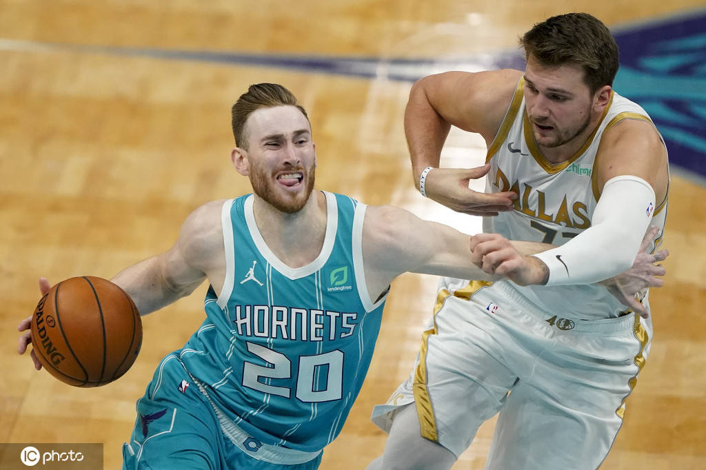 开云下载-独行侠逆转黄蜂，新秀表现受瞩目