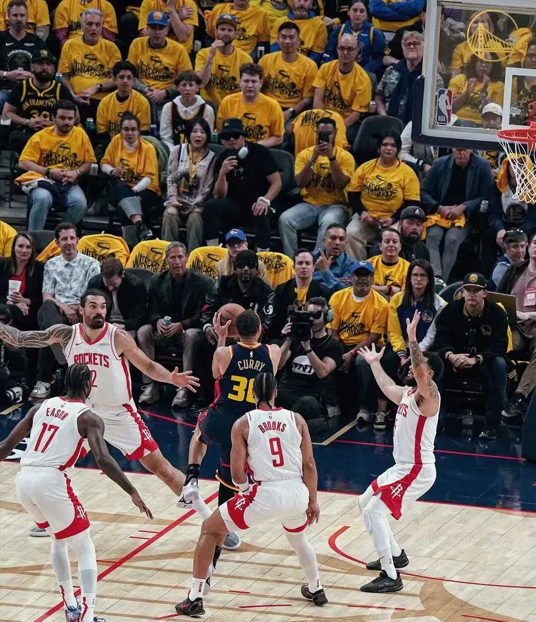 勇士不敌掘金,遭遇失利 勇士不敌掘金,遭遇失利