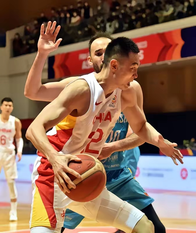 开云体育app-新疆男篮高效打进常规赛季军