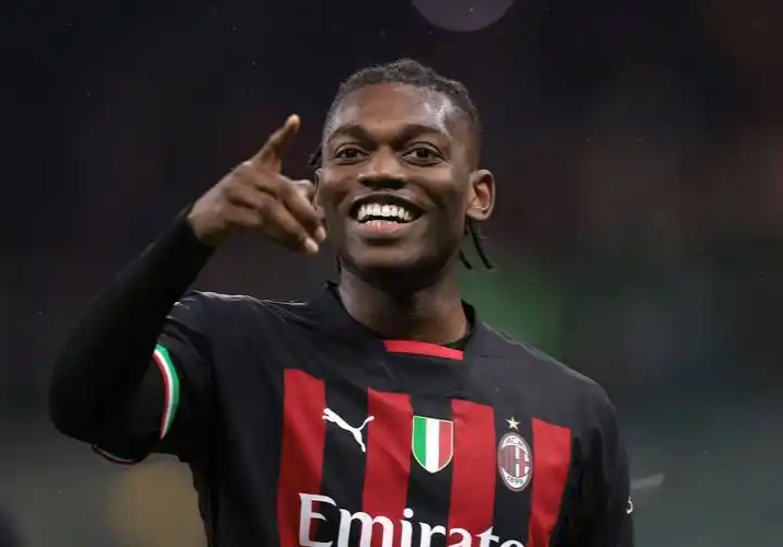 AC米兰大胜对手，迎来三连胜的简单介绍