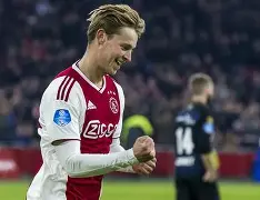 阿贾克斯主场告捷，瓦尔迪帽子戏法