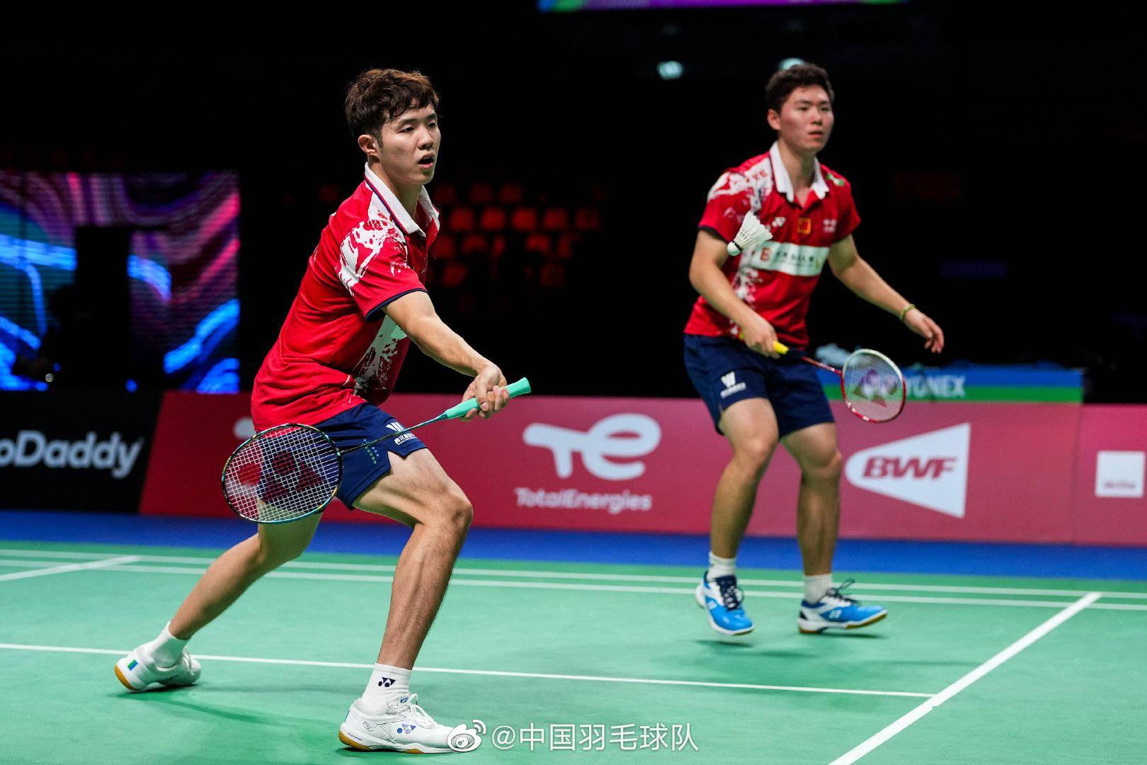 关于泰国队力克印度队,黄鸭组合点燃赛场的信息 关于泰国队力克印度队,黄鸭组合点燃赛场的信息