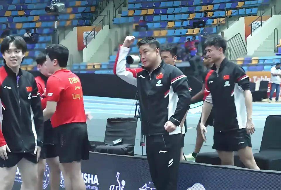 中国队翻盘日本队,王皓刷新纪录 中国队翻盘日本队,王皓刷新纪录