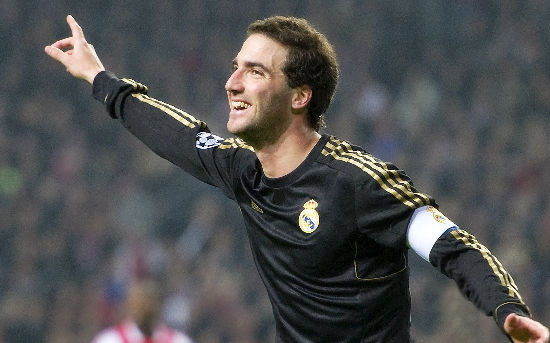 足球的双重战场,从德黑兰到曼彻斯特的征服叙事